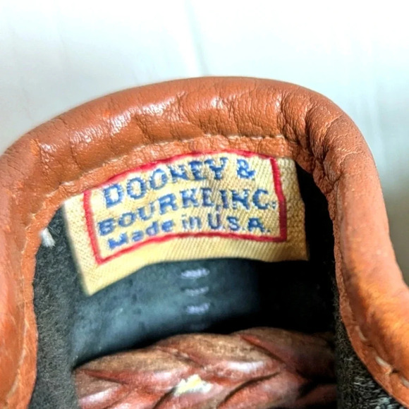 Dooney & Bourke Vintage Teton Black Leather Bucket Bag with Brown Trim Tassel - Picture 10 of 12